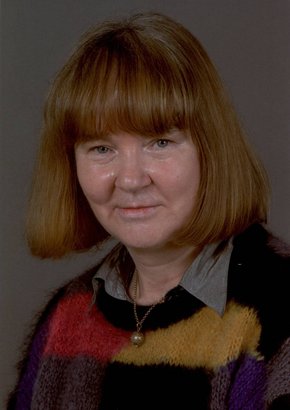 Elizabeth Boa headshot