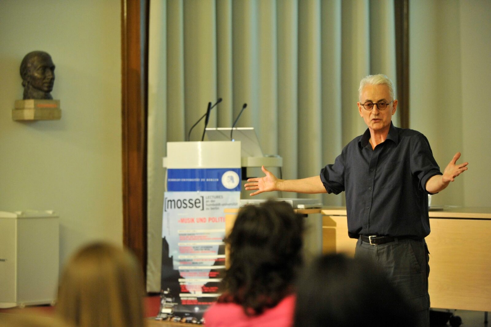Jon Rose lectures to the audience