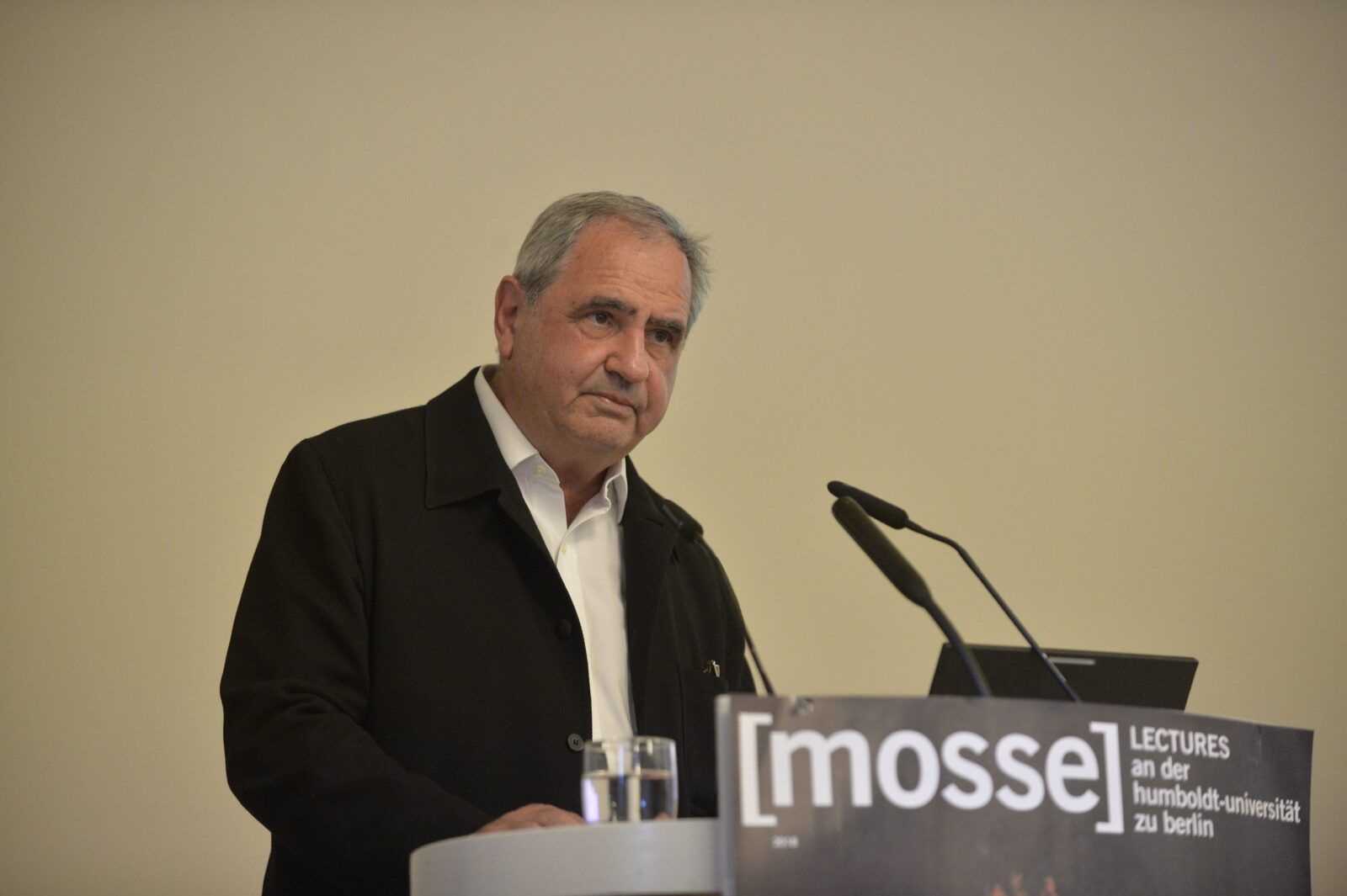 Mosse Lecture vom 14.06.2018 mit Pierre Rosanvallon
Einfuehrung und Diskussion mit Joseph Vogl.
© Niels Leiser
Veroeffentlichung nur frei fuer Veranstalter der mosse-lectures-keine honorarfreie Weitergabe an Dritte.