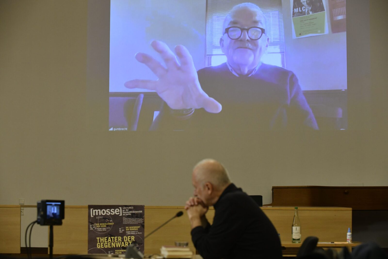 Gumbrecht delivers his lecture