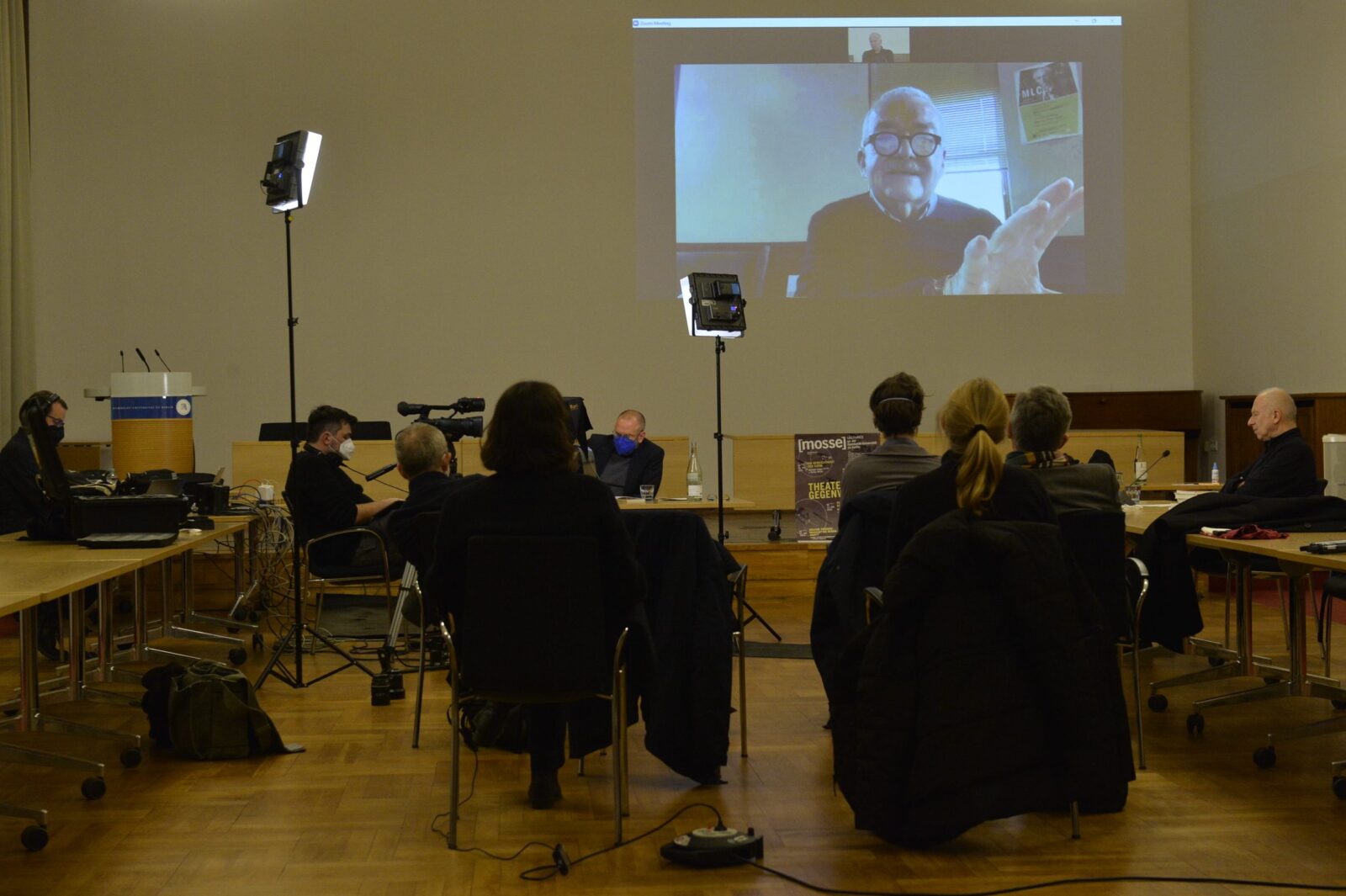 Gumbrecht delivers his lecture
