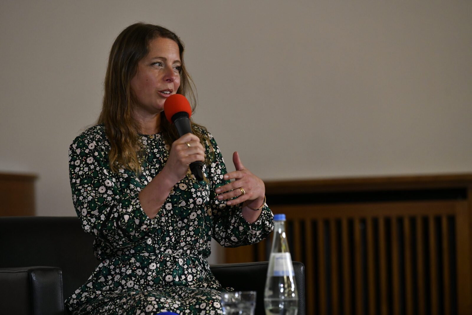 Hannah Cloke speaks to the audience