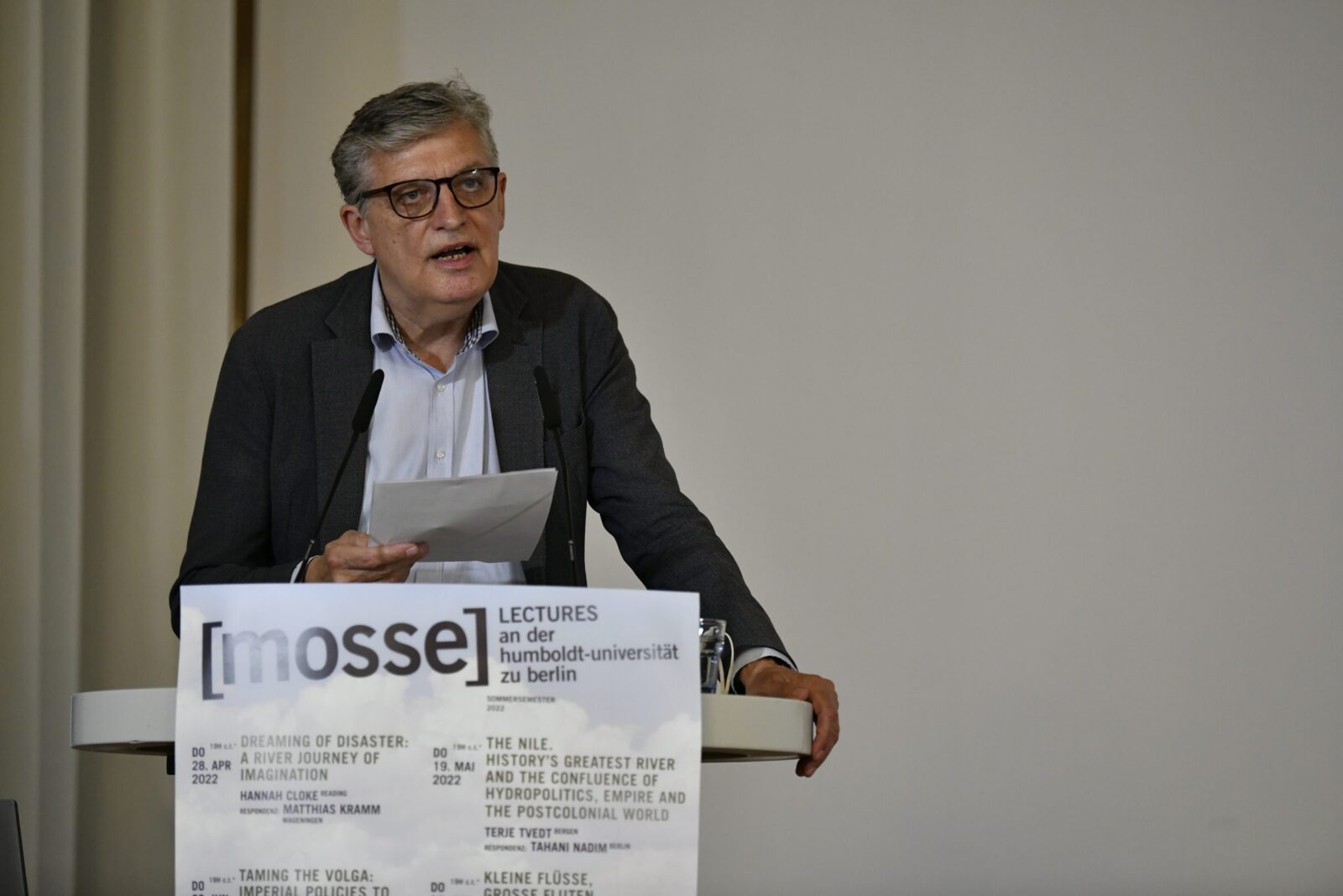Lothar Müller introduction