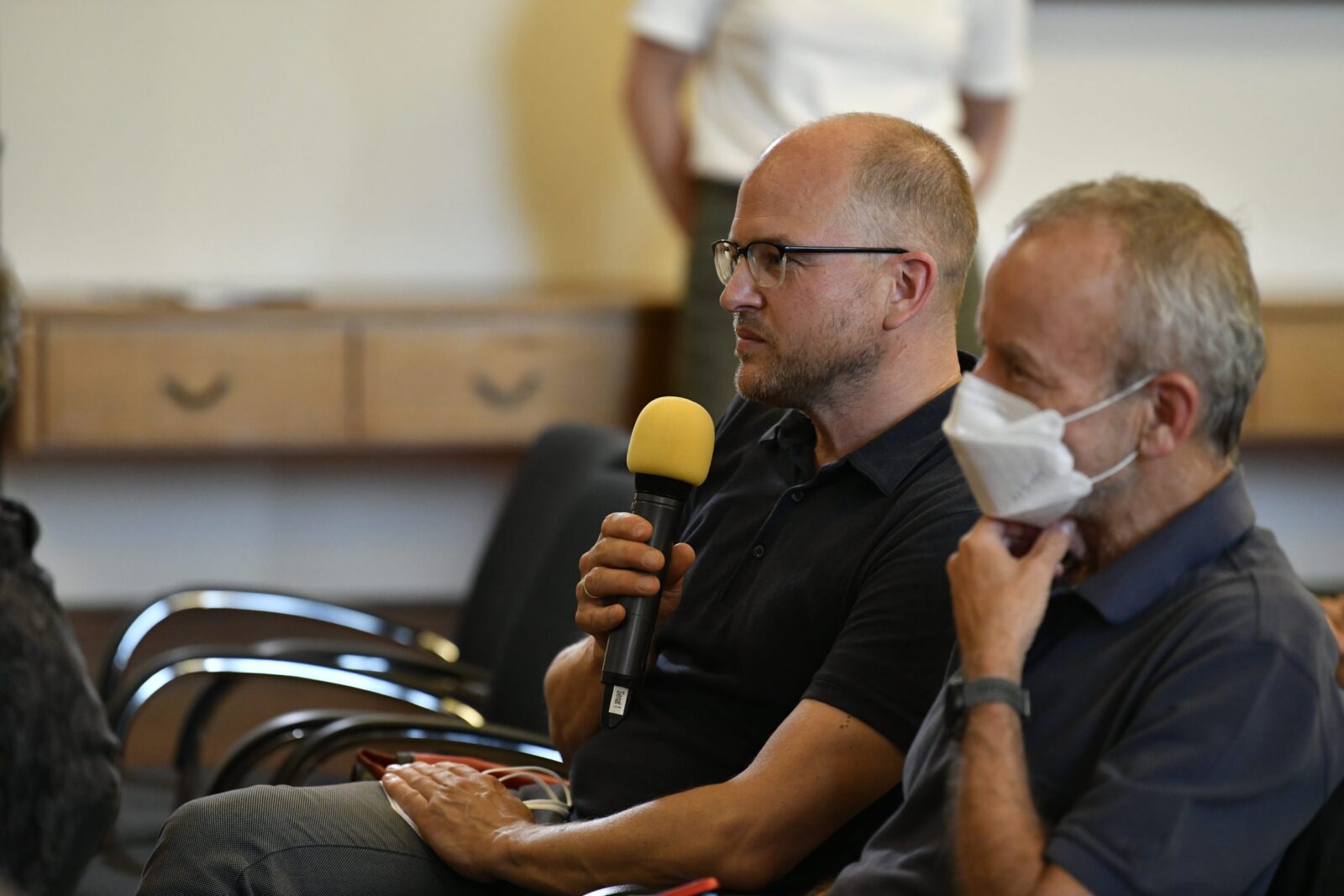 Stefan Willer asks a question