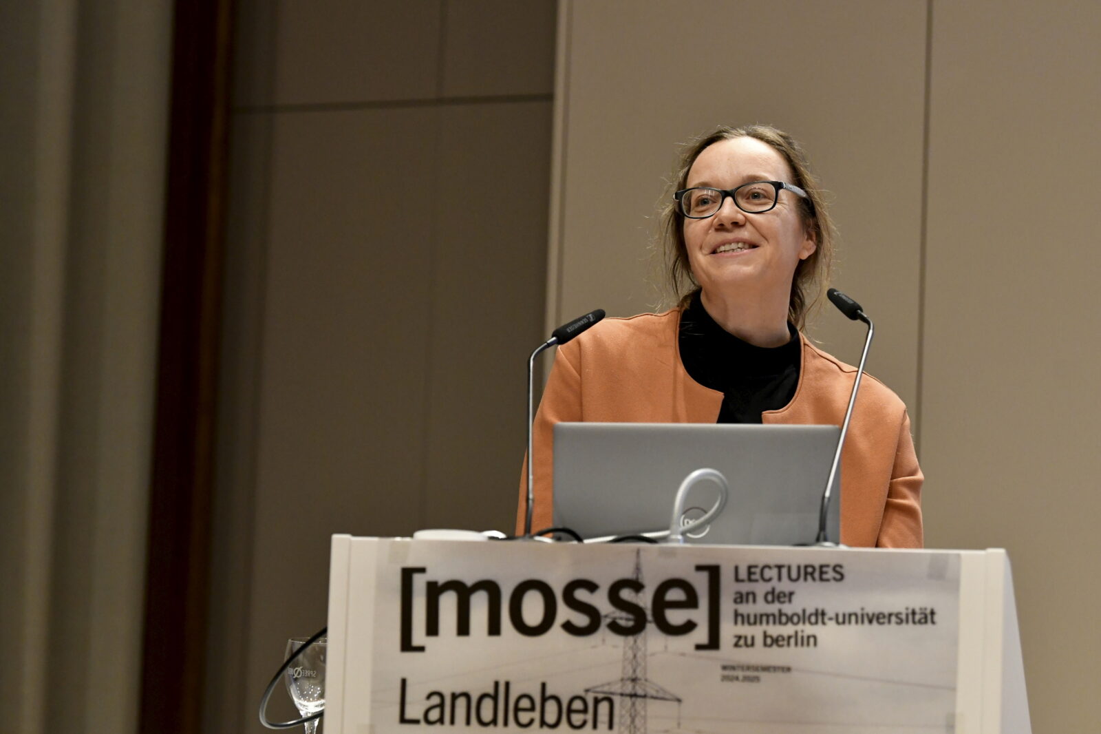 Anja Decker