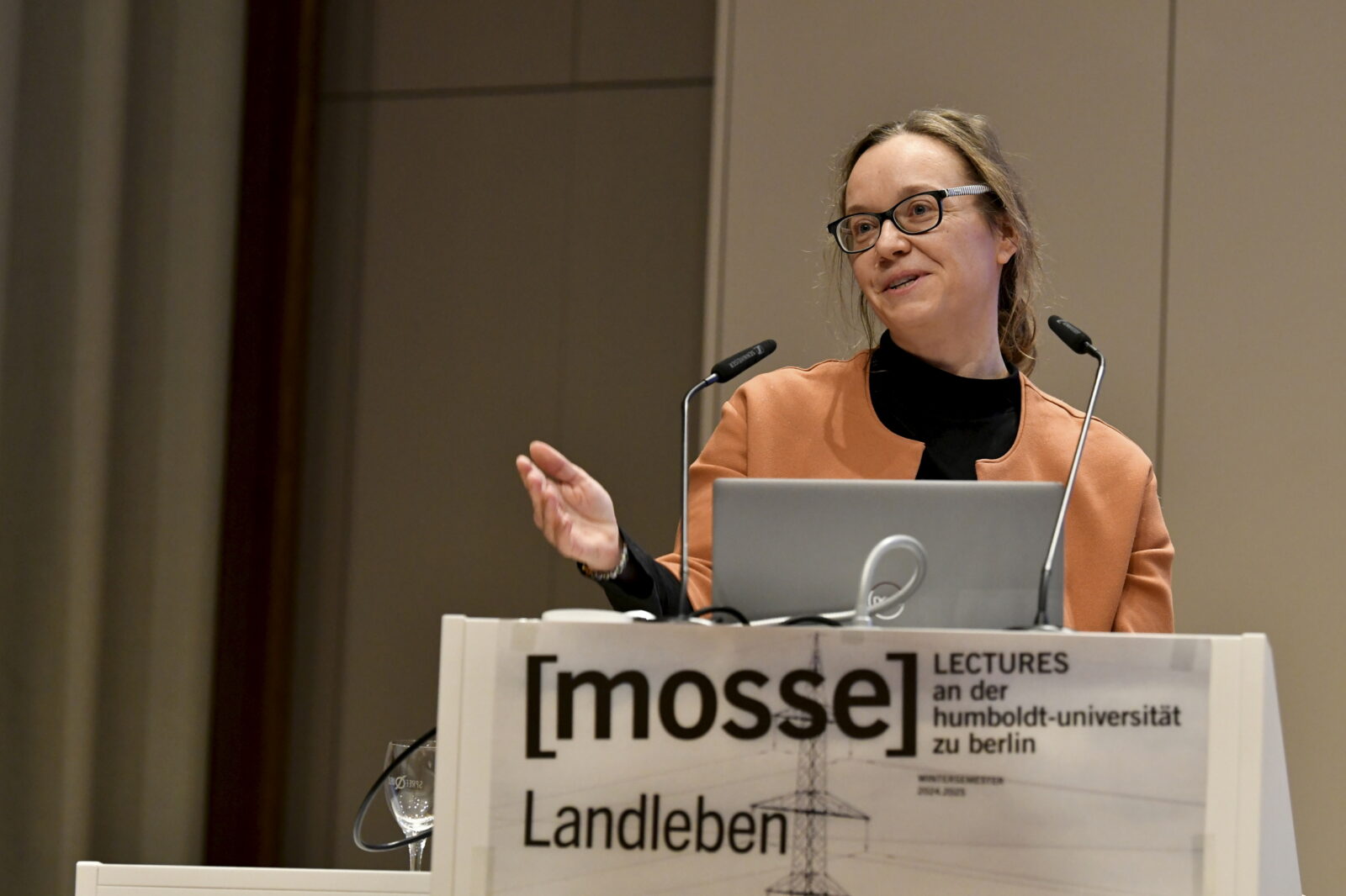 Anja Decker