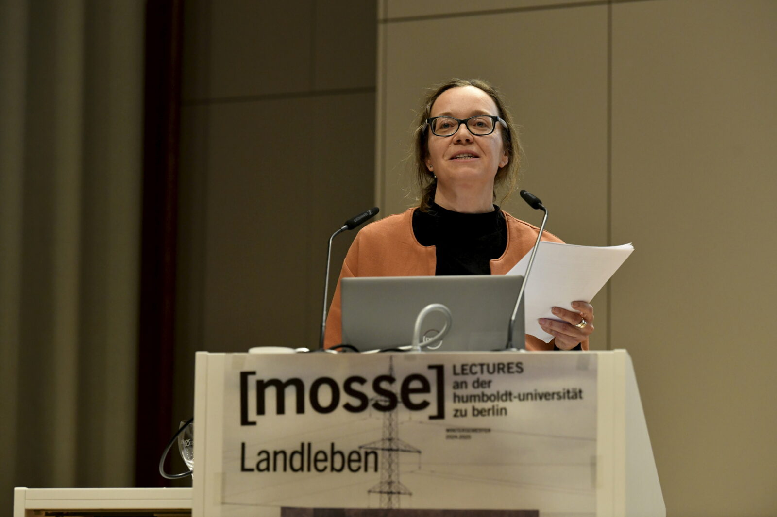 Anja Decker