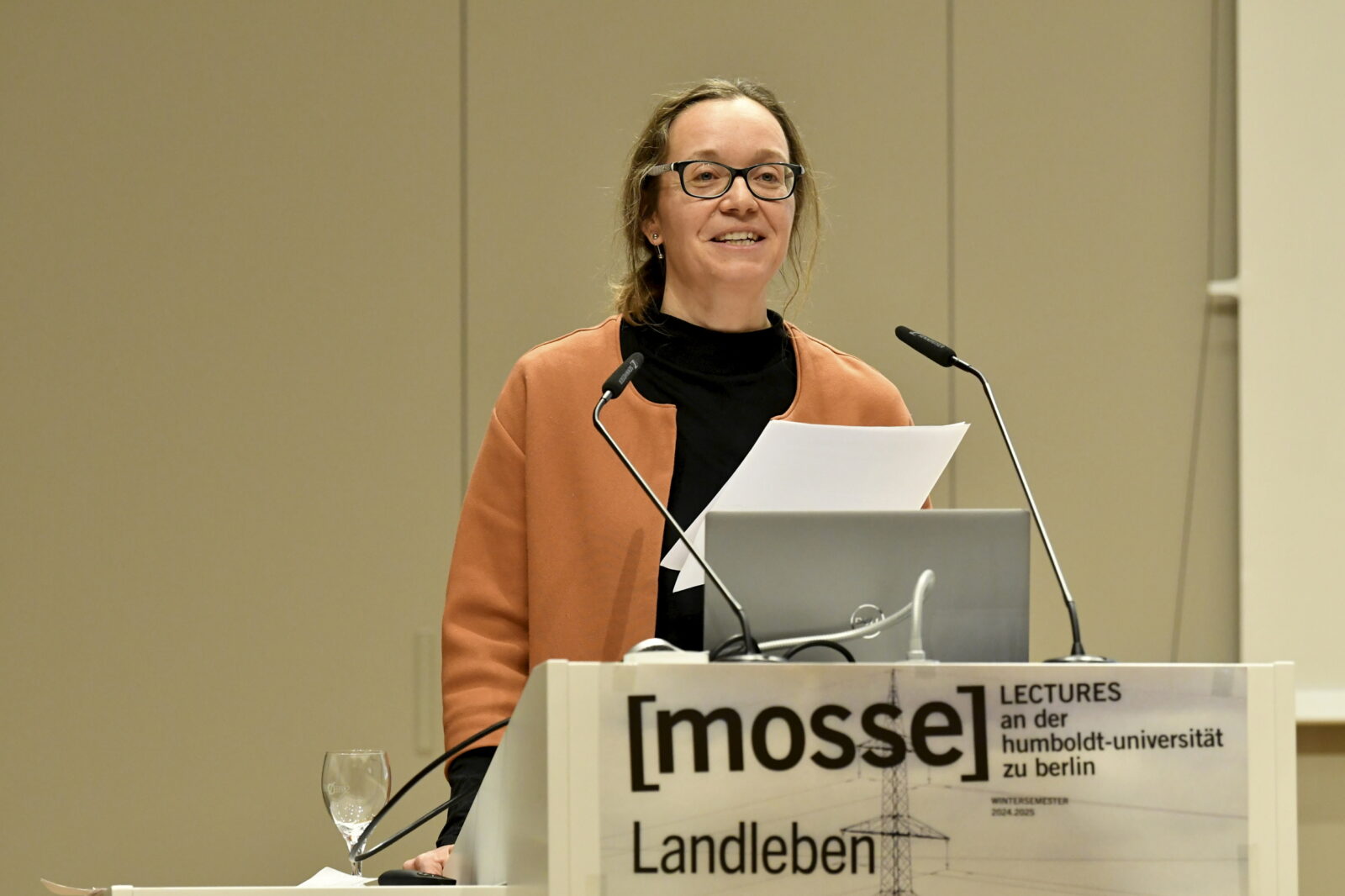 Anja Decker