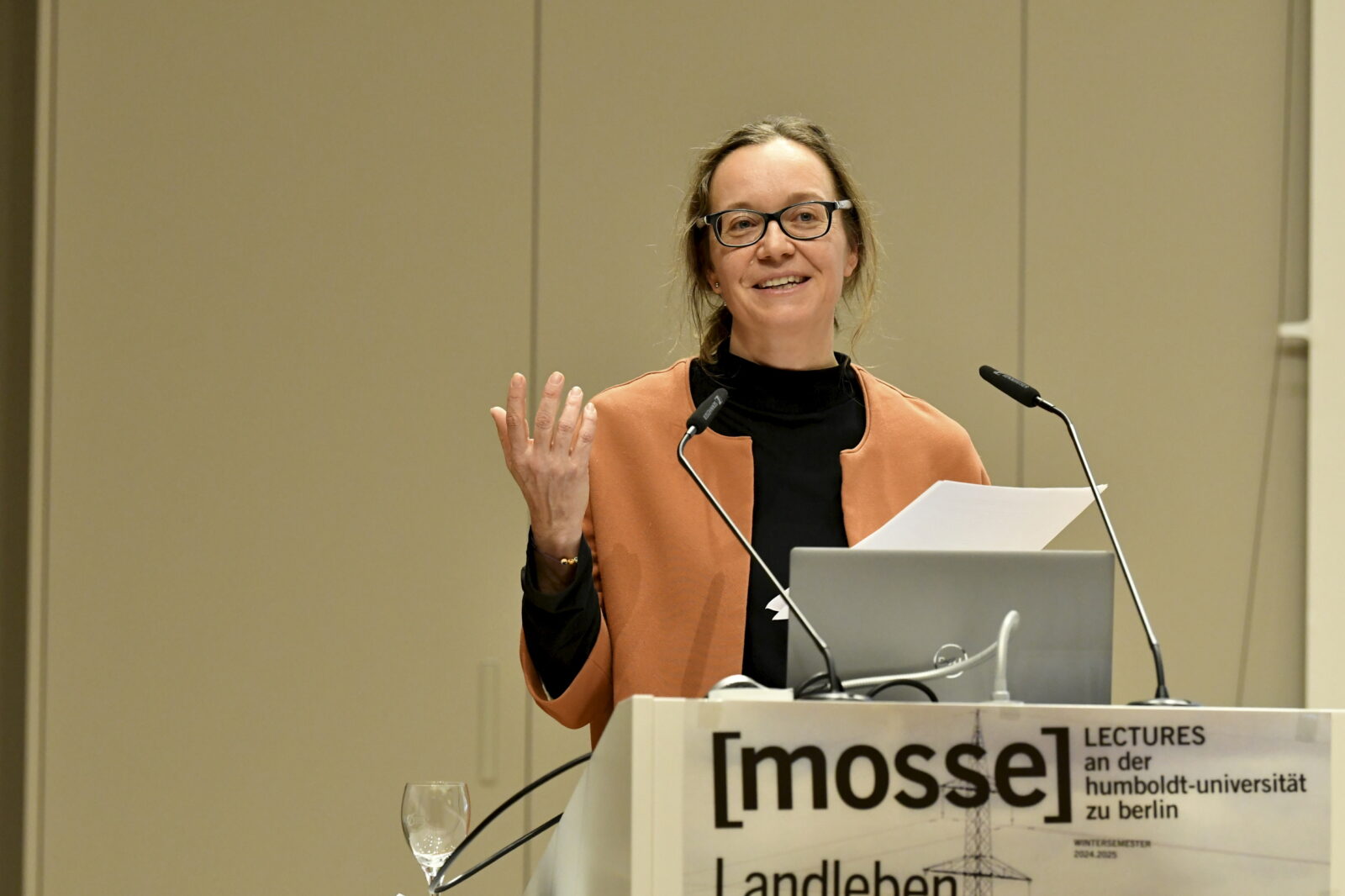 Anja Decker
