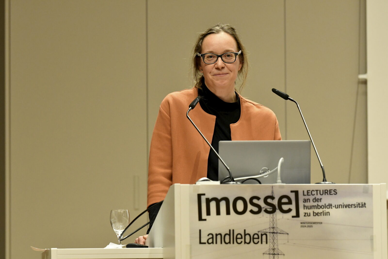 Anja Decker