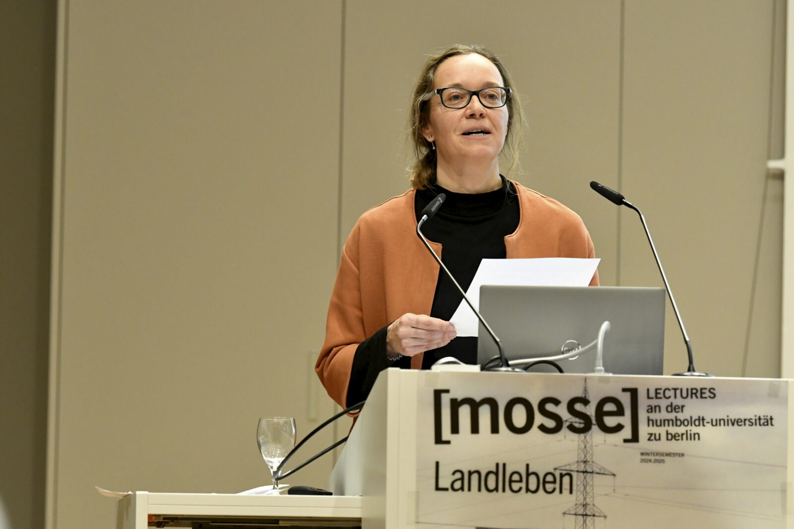 Anja Decker