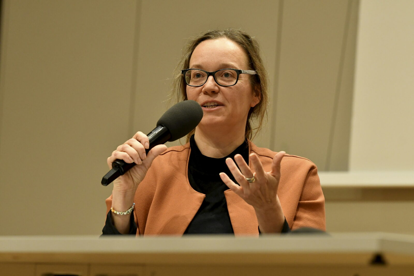 Anja Decker