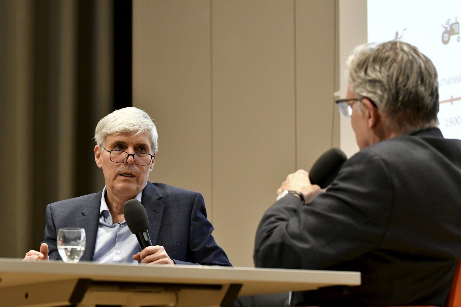 Frank A. Ewert and Lothar Müller