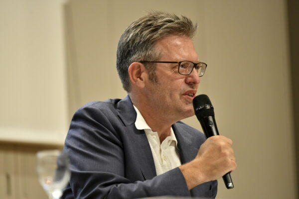 Stefan Mau