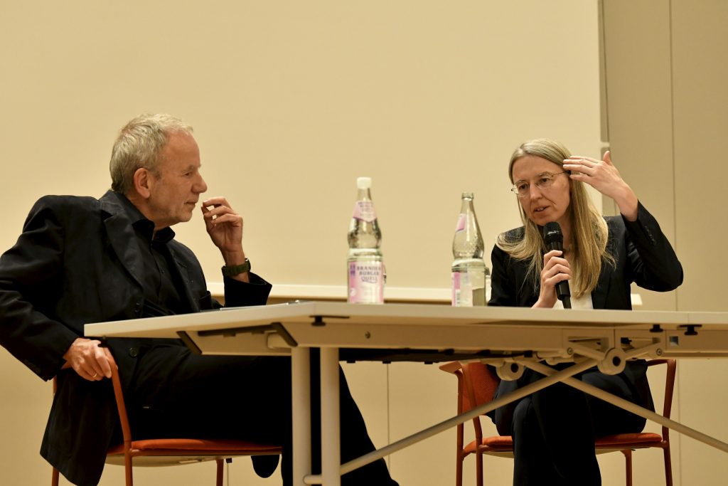 Marietta Auer speaks with Michael Kämper-van den Boogaart