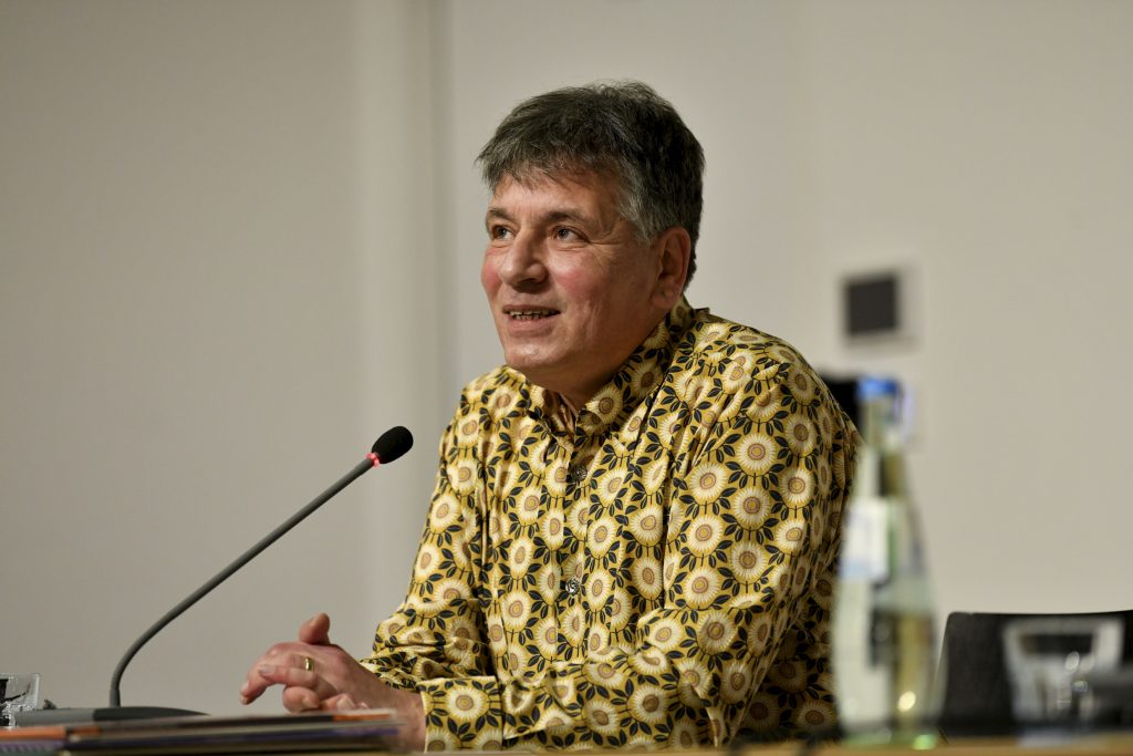 Marcel Beyer addressing the audience