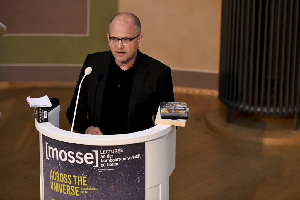 Stefan Willer opens the evening