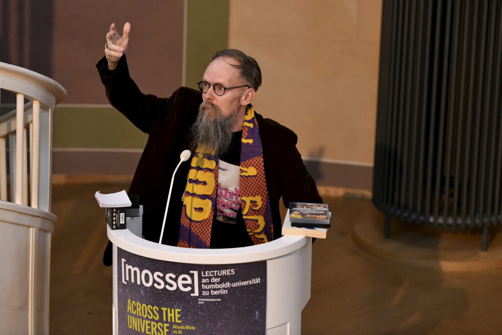 Dietmar Dath delivering his lecture