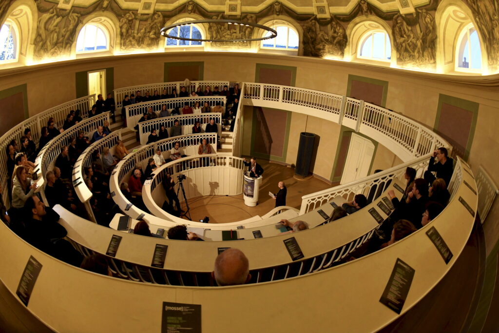 the audience in the Tieranatomisches Theater