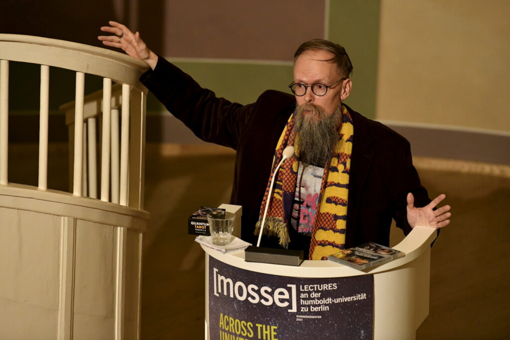 Dietmar Dath delivering his lecture