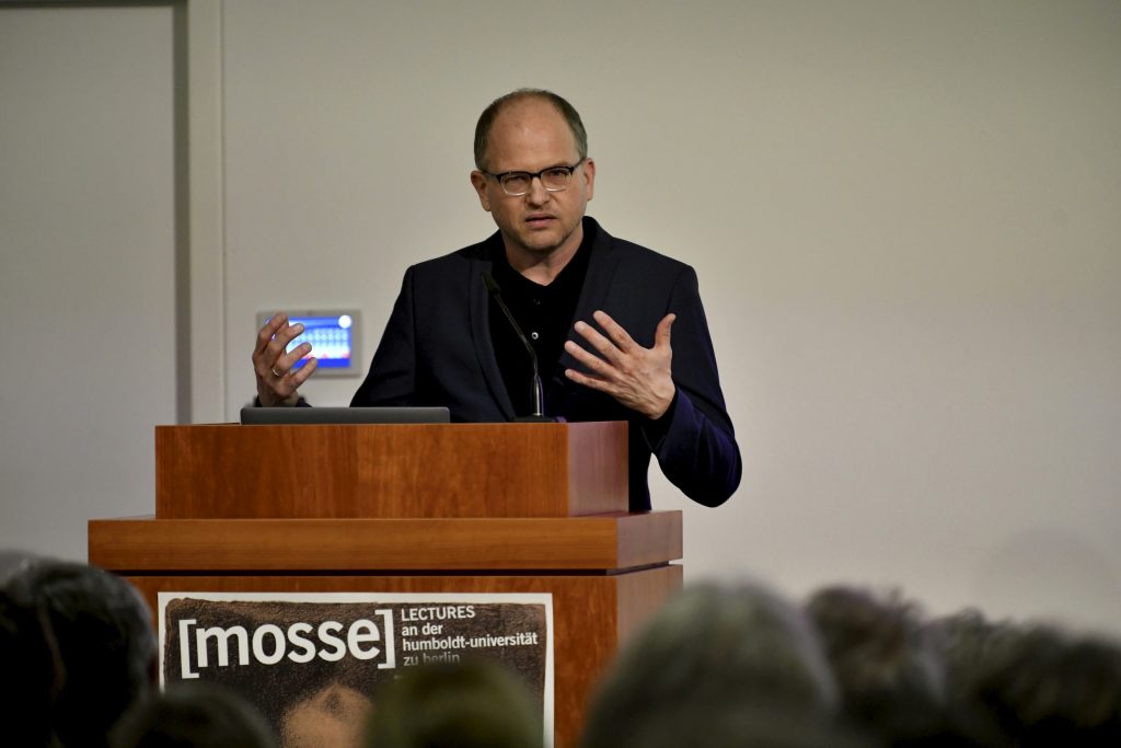 Stefan Willer opens the evening