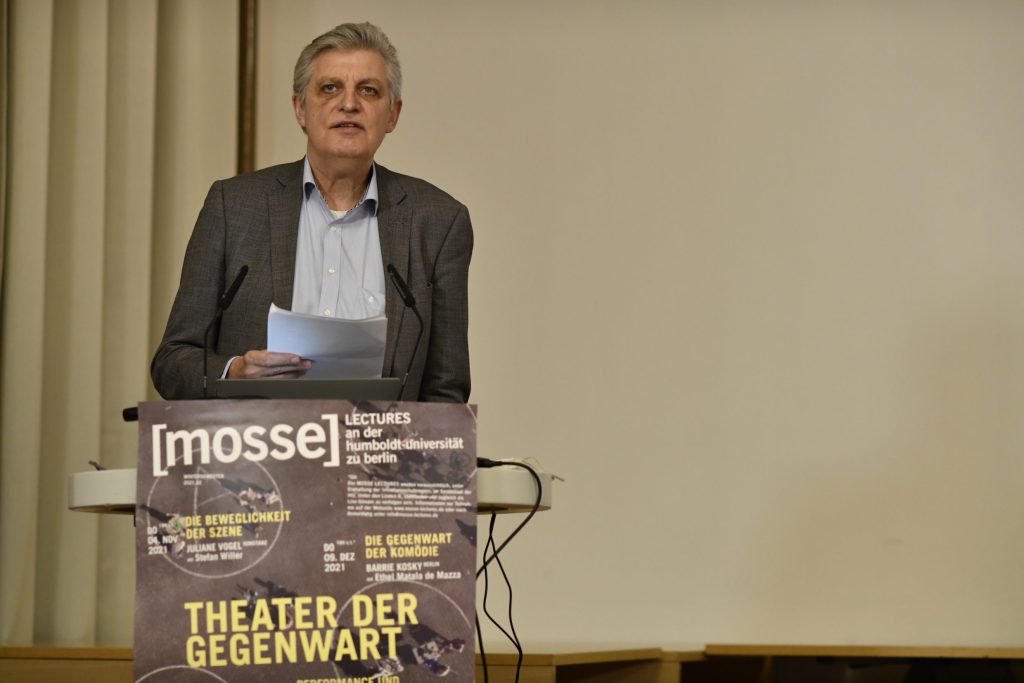Lothar Müller delivers the introduction