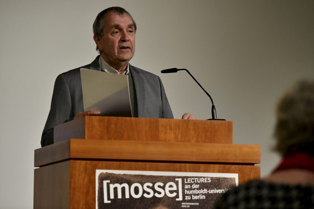Thomas Macho speaks at the podium
