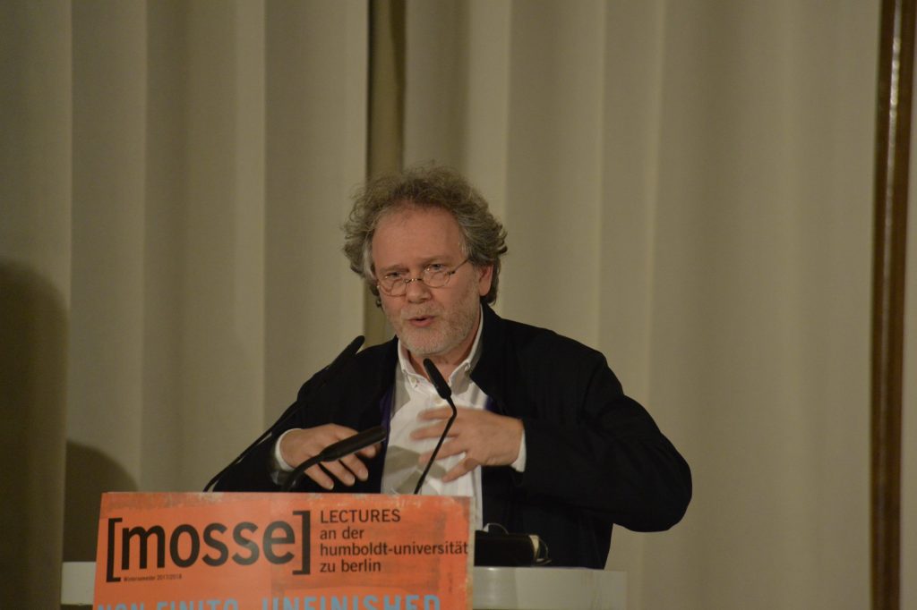 Huberman delivers his lecture