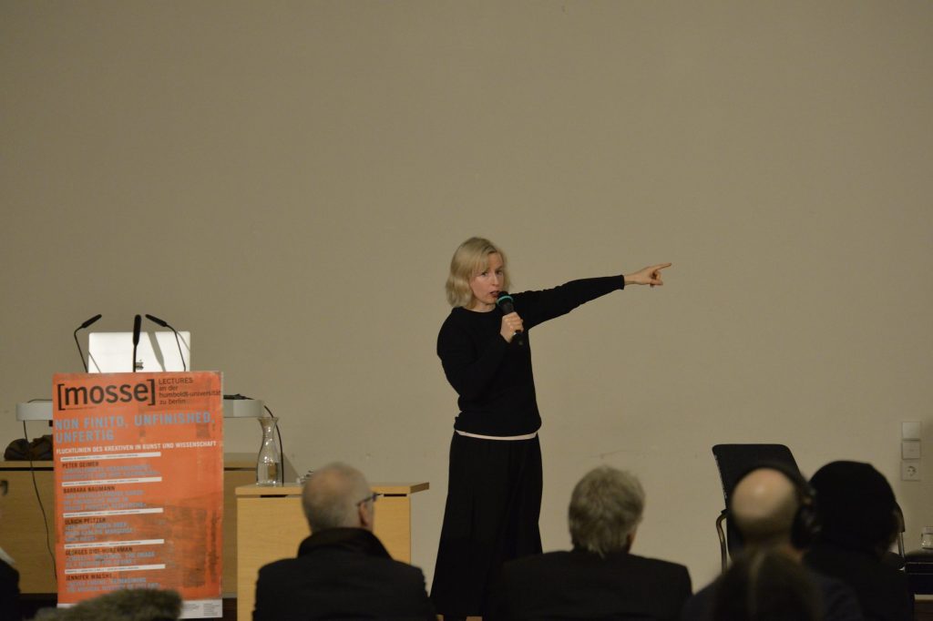 Walshe delivers her lecture