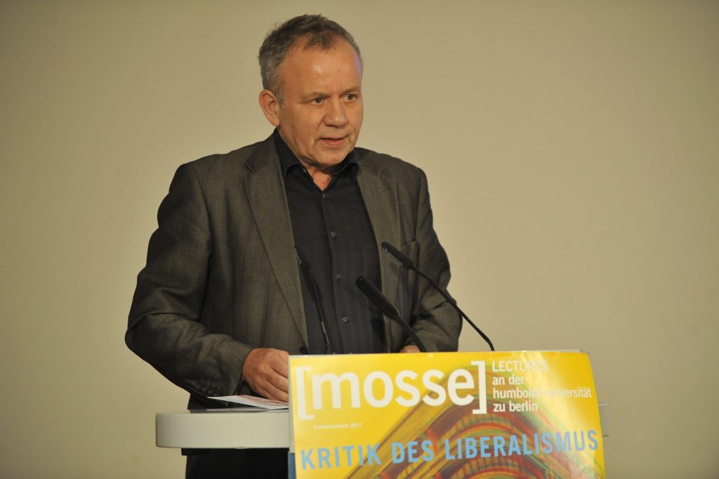 Michael Kämper-van der Boogaart delivers the introduction
