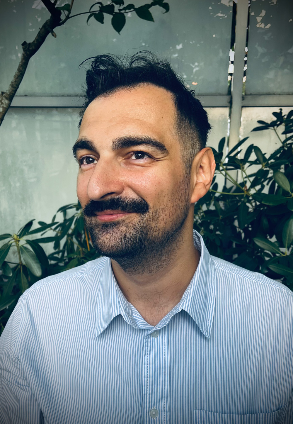 Erwin Malakaj specializes in late-18th- to 21st-century German media and cultural history. His research focuses on 19th-century literary cultures, film studies, queer studies, and humanities as well as language learning advocacy.
Dr. Malakaj’s first book, Anders als die Andern (McGill-Queen’s University Press, 2023), concerns the aesthetics of mourning at the core of Richard Oswald’s infamous early queer melodrama. The monograph is part of Dr. Malakaj’s broader research arc concerning pre-1933 queer German cultural practice, which also includes a monograph in progress on early queer media theory and occult cultural practice tentatively titled Divinatory Cultural Techniques: Queer Media Engagement, 1900–1933.