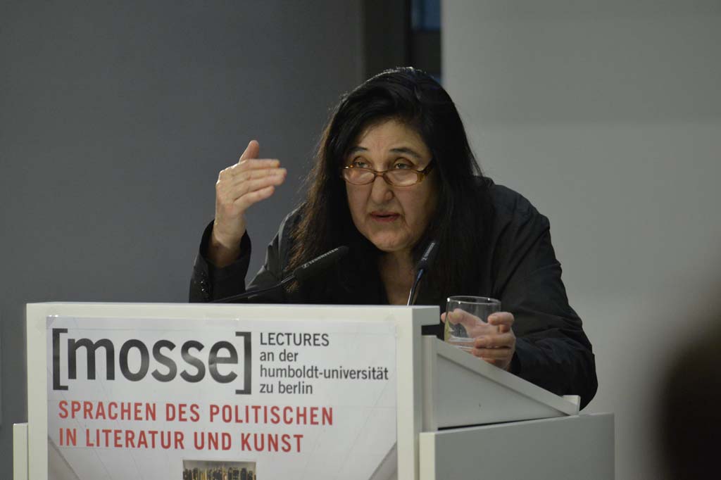 Özdamar lectures from the podium
