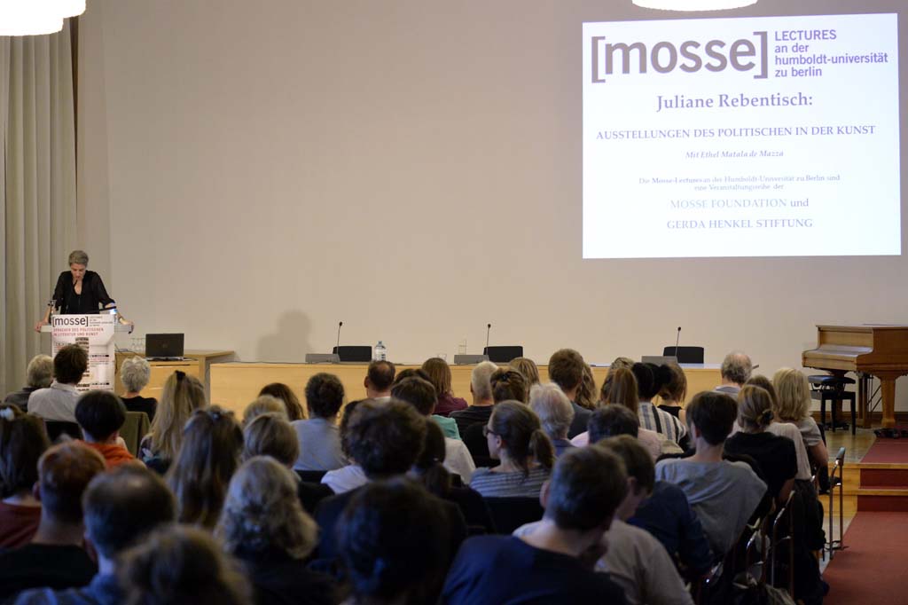 the audience listens to the lecture
