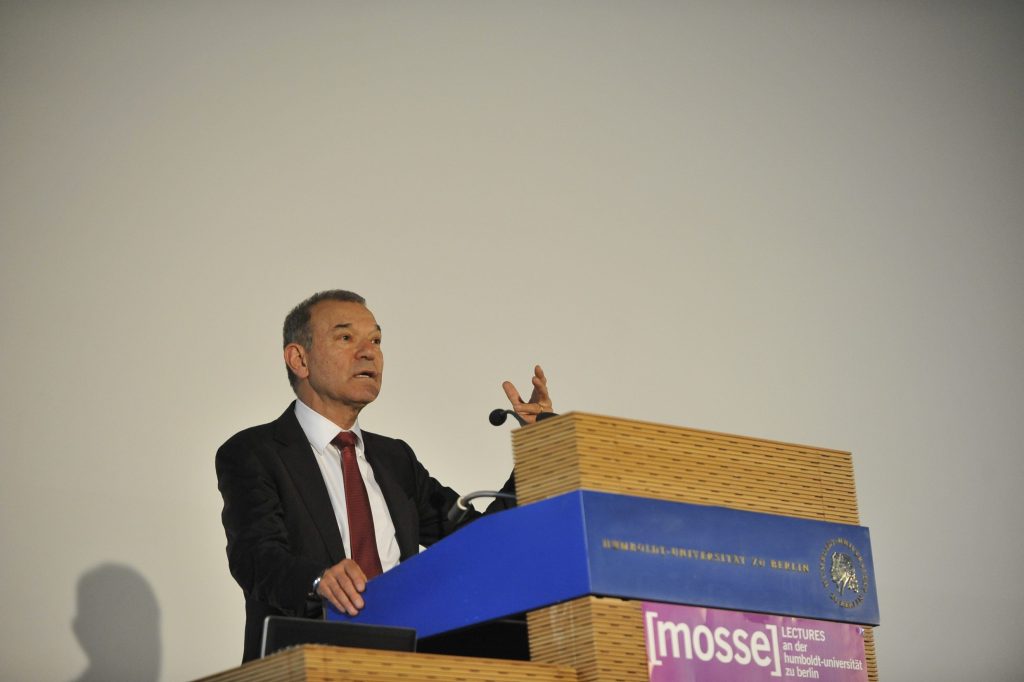 Greenblatt speaks from the podium
