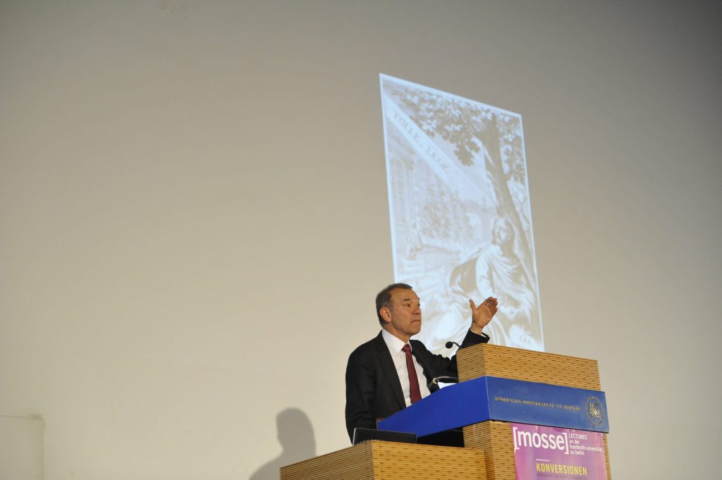 Greenblatt speaks from the podium