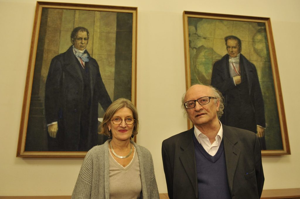 Idel and von Braun in front of the portraits of the Humboldt brothers