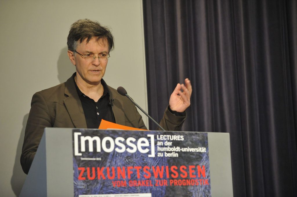 Wolfgang Schäffner offers the introduction