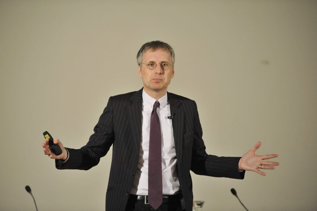 Mayer-Schönberger speaks to the audience
