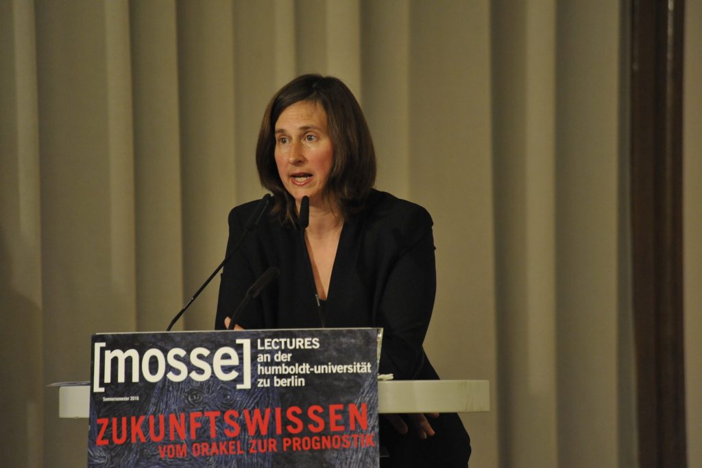 Röggla lectures from the podium