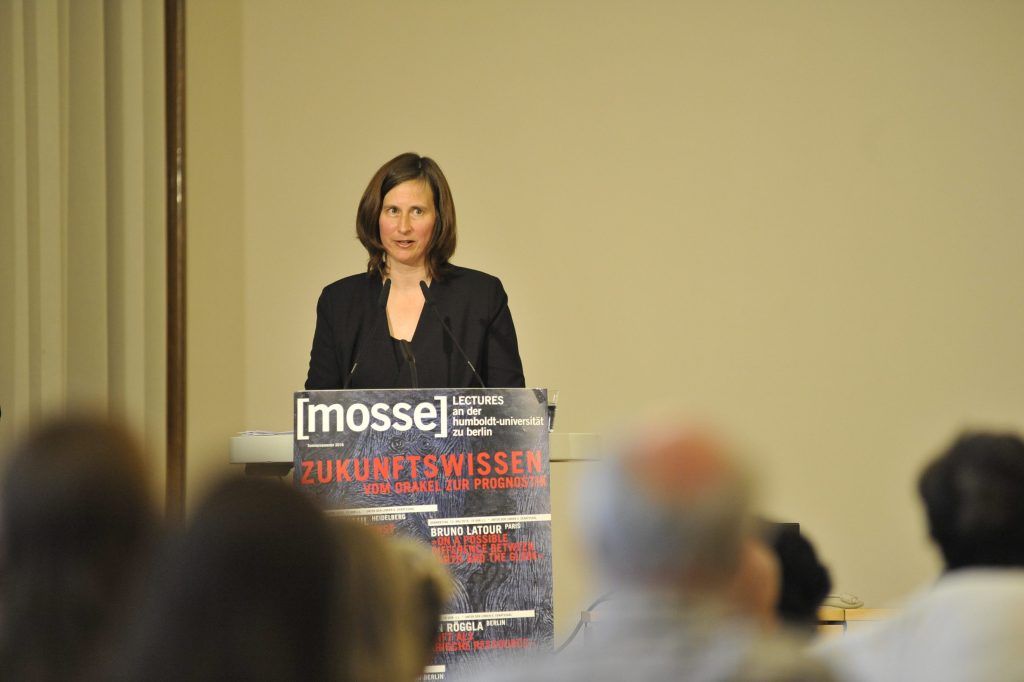 Röggla lectures from the podium