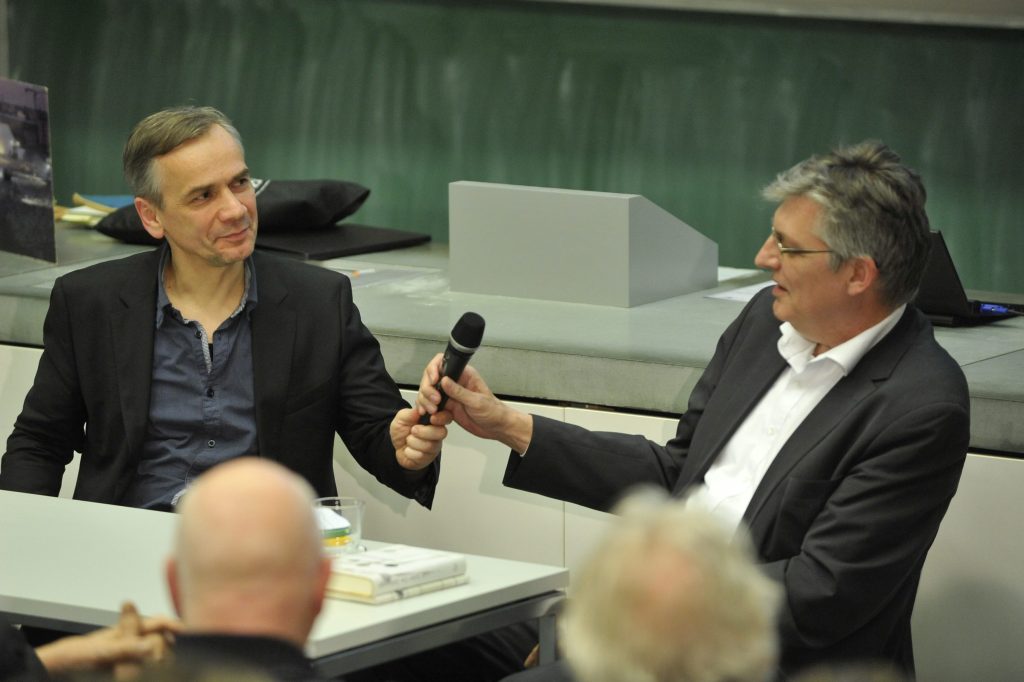 Seiler in conversation with Müller