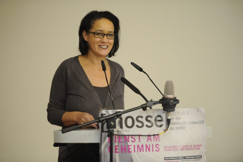 Ethel Matala de Mazza delivers the introduction