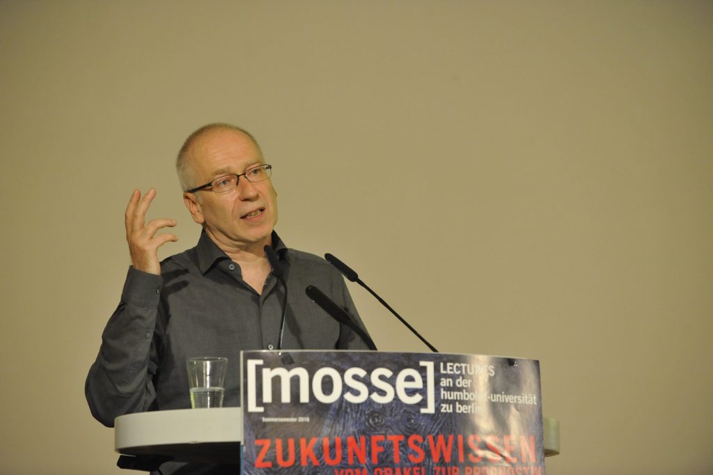 Vogl delivers his lecture