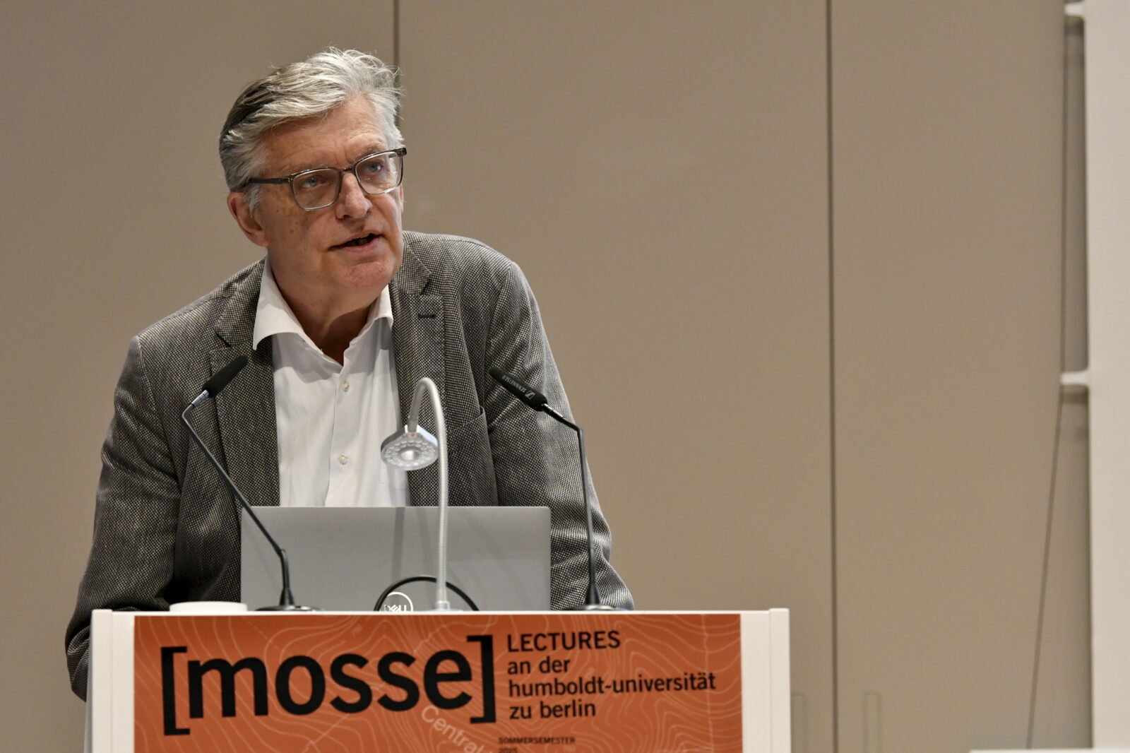 Lothar Müller