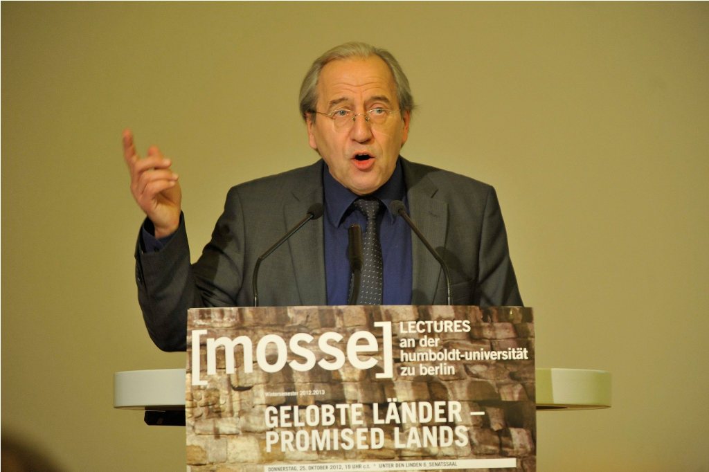 Kohl lectures from the podium
