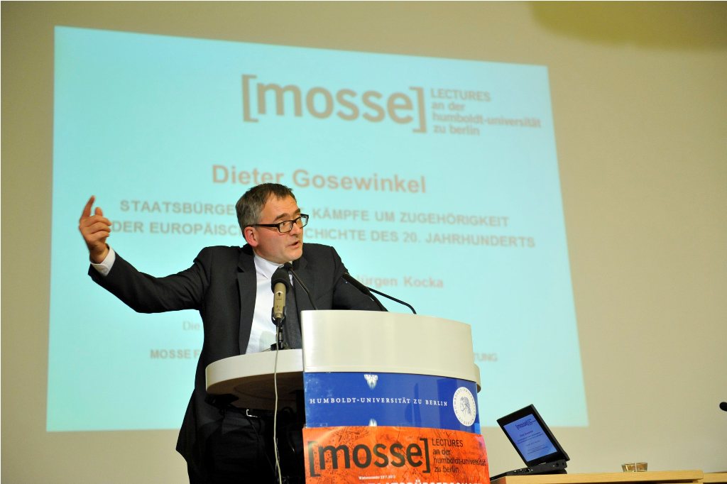 Gosewinkel delivers his lecture
