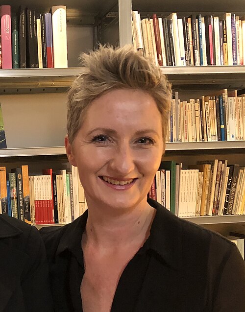 Barbara Tóth headshot