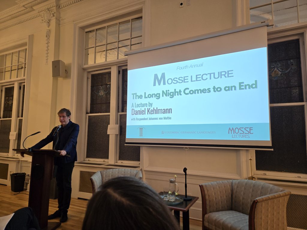 Daniel Kehlmann lectures to the audience